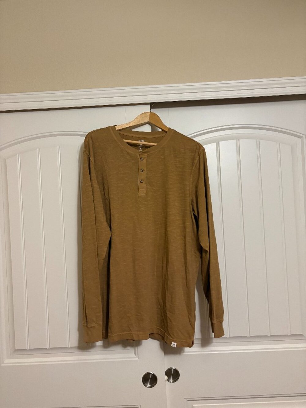 Blake Shelton X Lands End Henley Shirt XL Xtra Large 46-48 Tan Beige Long Sleeve